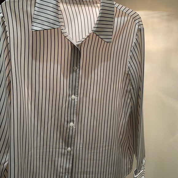 Jone New York Blouse Strip black in white.Excellent condition - Picture 16 of 16